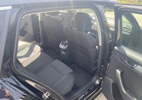 Skoda Superb cena 76900 przebieg: 136000, rok produkcji 2018 z Brzeg Dolny małe 211